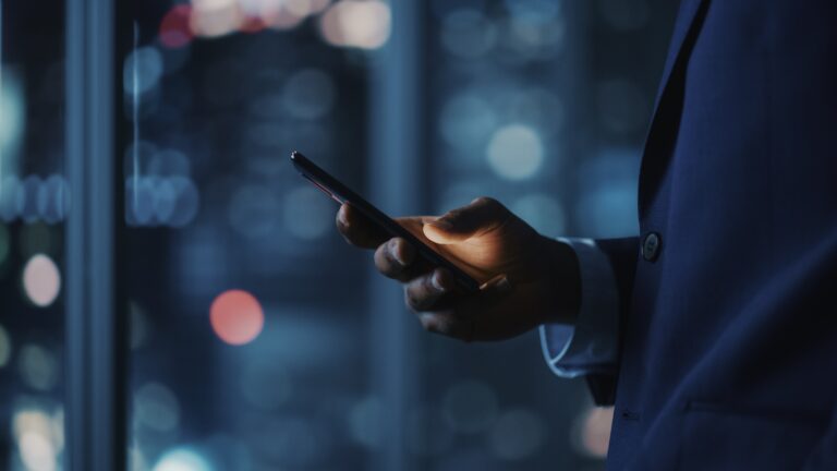 Marketing B2B e comportamento digital: como manter a profundidade em tempos de consumo rápido